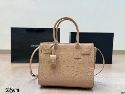YSL
110 dhs✅ 

Zain46
♥️♥️♥️