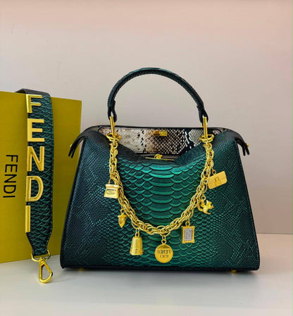 FENDI 
COPY ONE 
190 dhs🇦🇪🇦🇪

Zain295
♥️♥️♥️