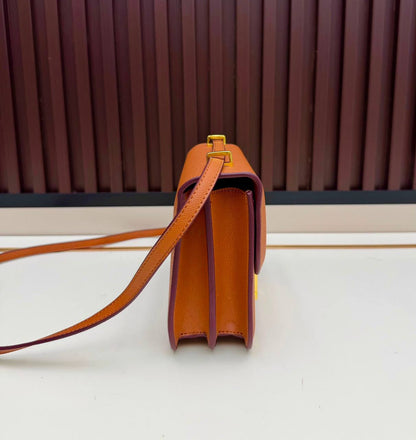 HERMES 
GOOD QUALITY 
WITH BOX 
110 dhs🇦🇪🇦🇪
19 CM

Zain295
♥️♥️♥️