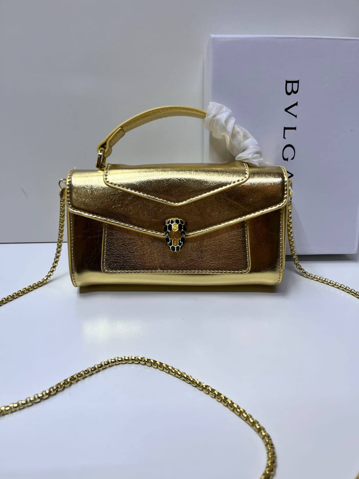 Bvlgari
100 dhs✅
with box
size 19×5×10cm

Zain42
♥️♥️♥️