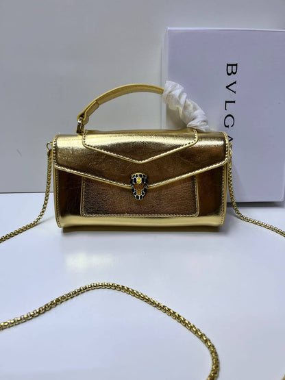 Bvlgari
100 dhs✅
with box
size 19×5×10cm

Zain42
♥️♥️♥️