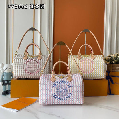 Lv Speedy 
Master🌺🌺
30cm
270 dhs✅

Zain114
♥️♥️♥️