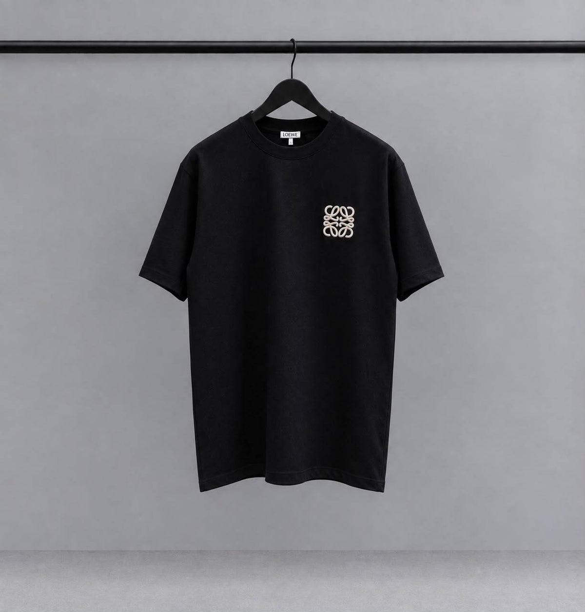 LOEWE ❣️
SUPER MASTER QUALITY ✨
SIZE :S M L XL XXL
280 dhs🇦🇪🇦🇪

Zain327
♥️♥️♥️