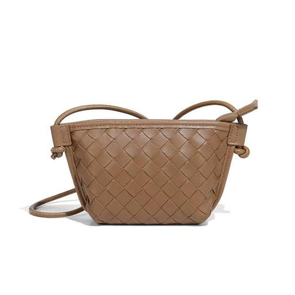 BOTTEGA 
60 dhs💓
Size 19*15

Zain161
♥️♥️♥️