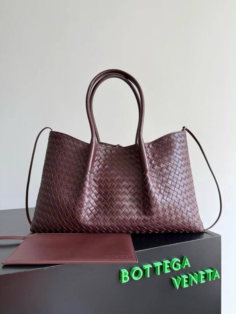 Bottega Veneta Pinacoteca tote bag 

For Price 👇 WhatsApp✅
0568585901 
0507557372
0552275751 Owner Zain 👌

Zain71
♥️♥️♥️