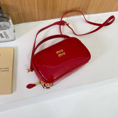 Miu Miu
20*11.5*8cm
50 dhs🪙💕

Zain17
♥️♥️♥️