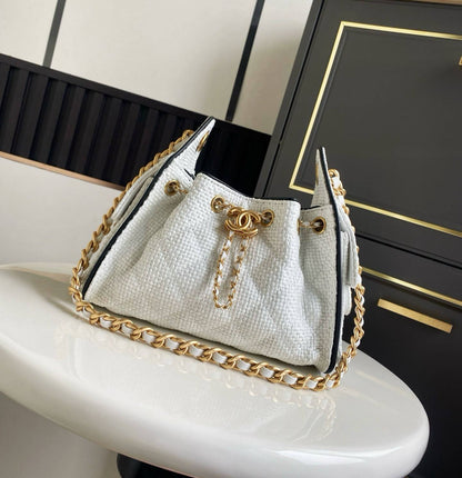 CHANEL 

RESTOCK 
HIGH QUALITY 
SMALL SIZE 

120 dhs🇦🇪🇦🇪

22 cm
Zain295
Zain39
♥️♥️♥️