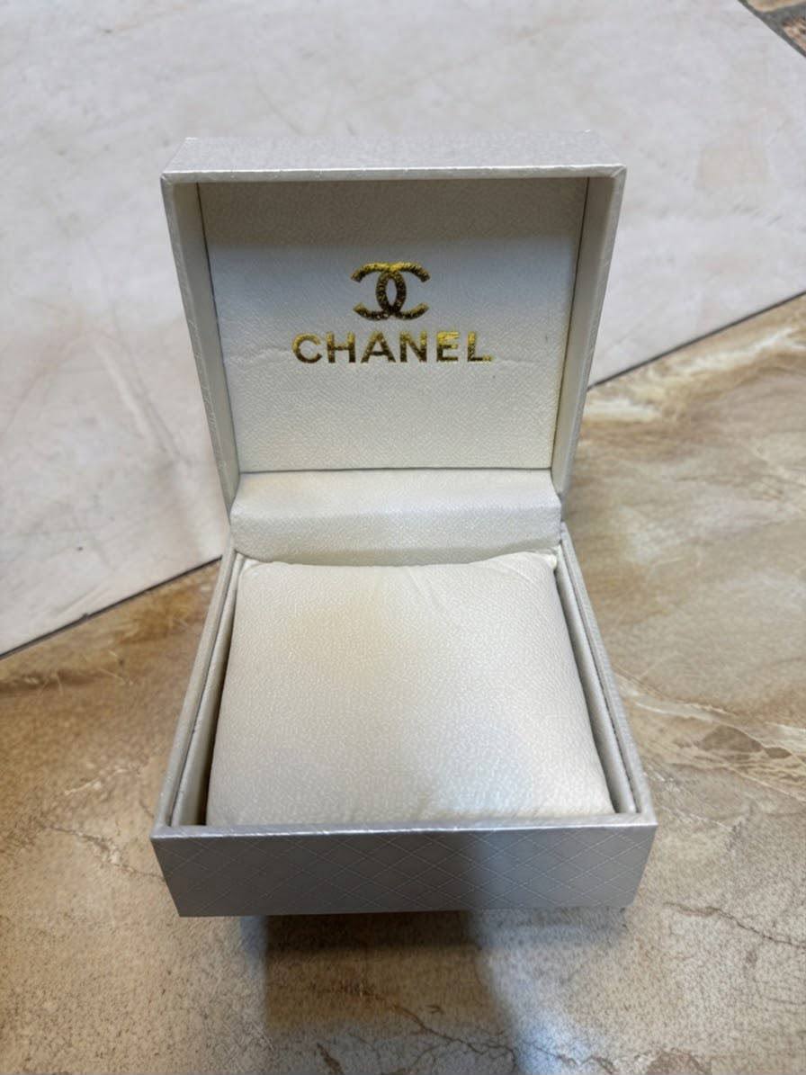 Small watch 📦 Box

20 DHS🇦🇪🇦🇪🇦🇪

Zain40
♥️♥️♥️