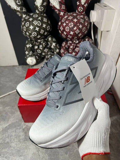 New Balance Fresh Foam X 1080 v14 ‘Grey’🩶
40-45 AVAILABLE 
220 dhs🪙🖤

Zain242
♥️♥️♥️