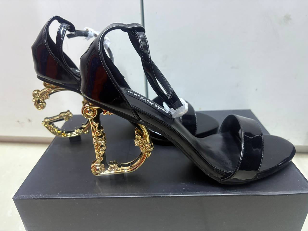 D&G
Size 36-41，
175 dhs❤️

Zain145
♥️♥️♥️