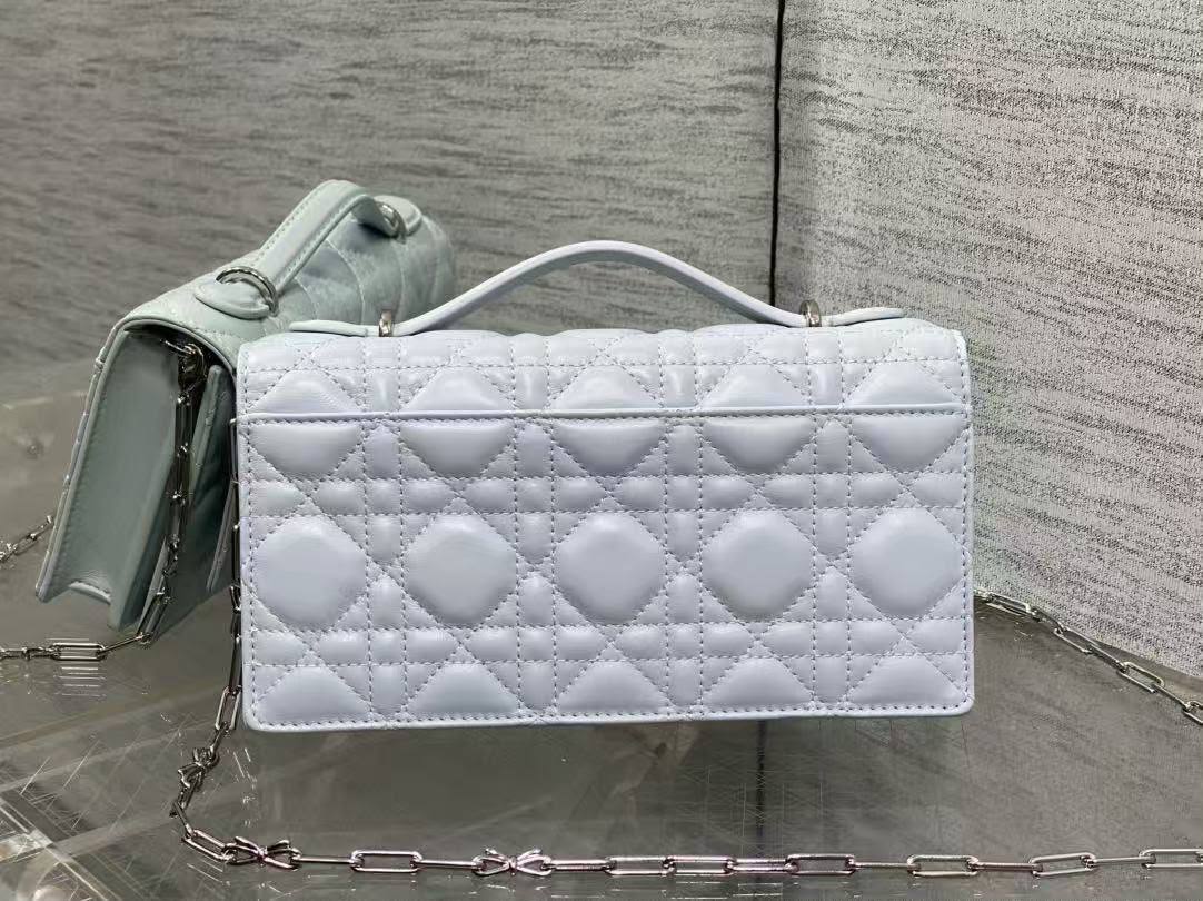 Dior My Dior Mini Bag
*Size 21 cm*
For Price 👇 WhatsApp✅
0568585901 
0507557372
0552275751 Owner Zain 👌

Zain274
♥️♥️♥️