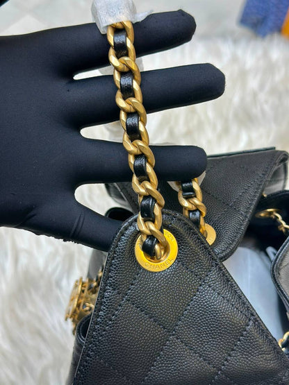 New Arrival❤️🥀
Chanel 25 bag is crafted from dark brown quilted caviar calfskin leather and accented with aged gold-tone hardware❤️❤️🥀
Italian leather💯💯
For Price 👇 WhatsApp✅
0568585901 
0507557372
0552275751 Owner Zain 👌

Zain71
♥️♥️♥️