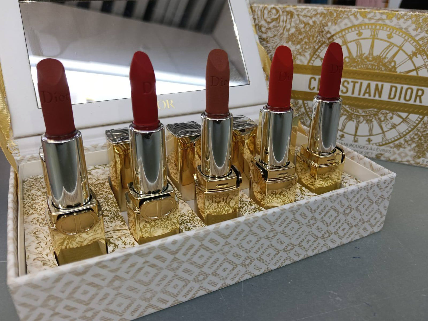 DIOR LIPSTICK SET
60 dhs❣️

Zain01
♥️♥️♥️