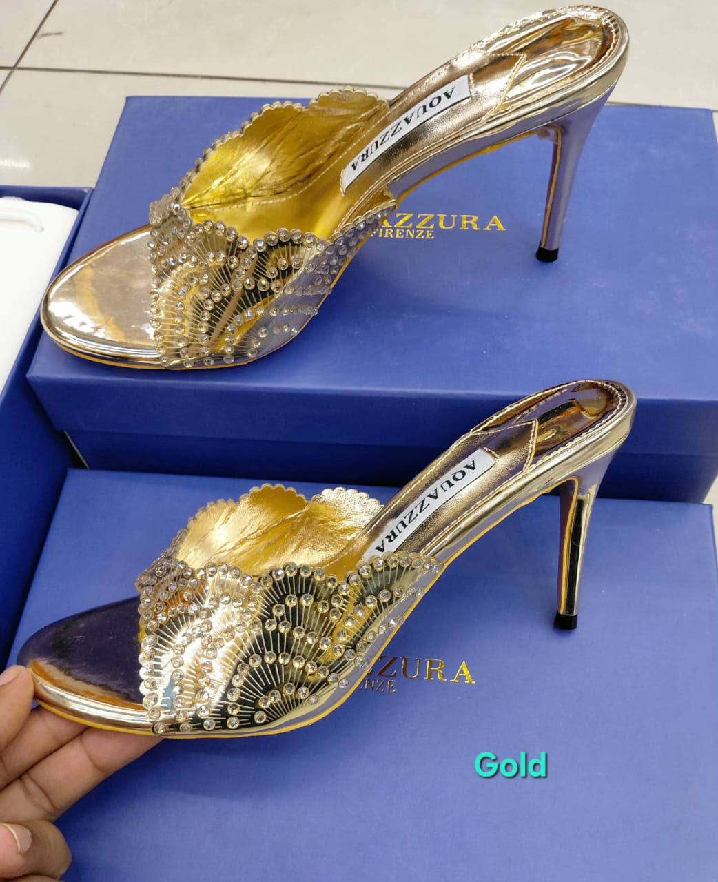 Aquazzura
Size 36 To 41
130 dhs🇦🇪🇦🇪

Zain120
♥️♥️♥️