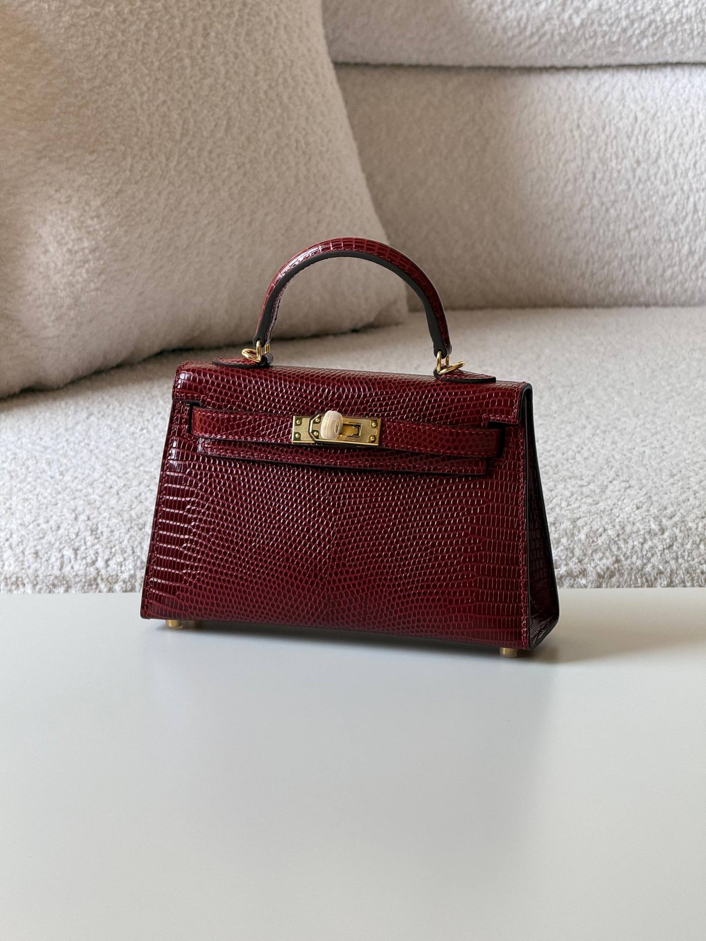 Hermes
minikelly 19cm💥Master quality ✅with box📦
610 dhs❣️

Zain52
♥️♥️♥️