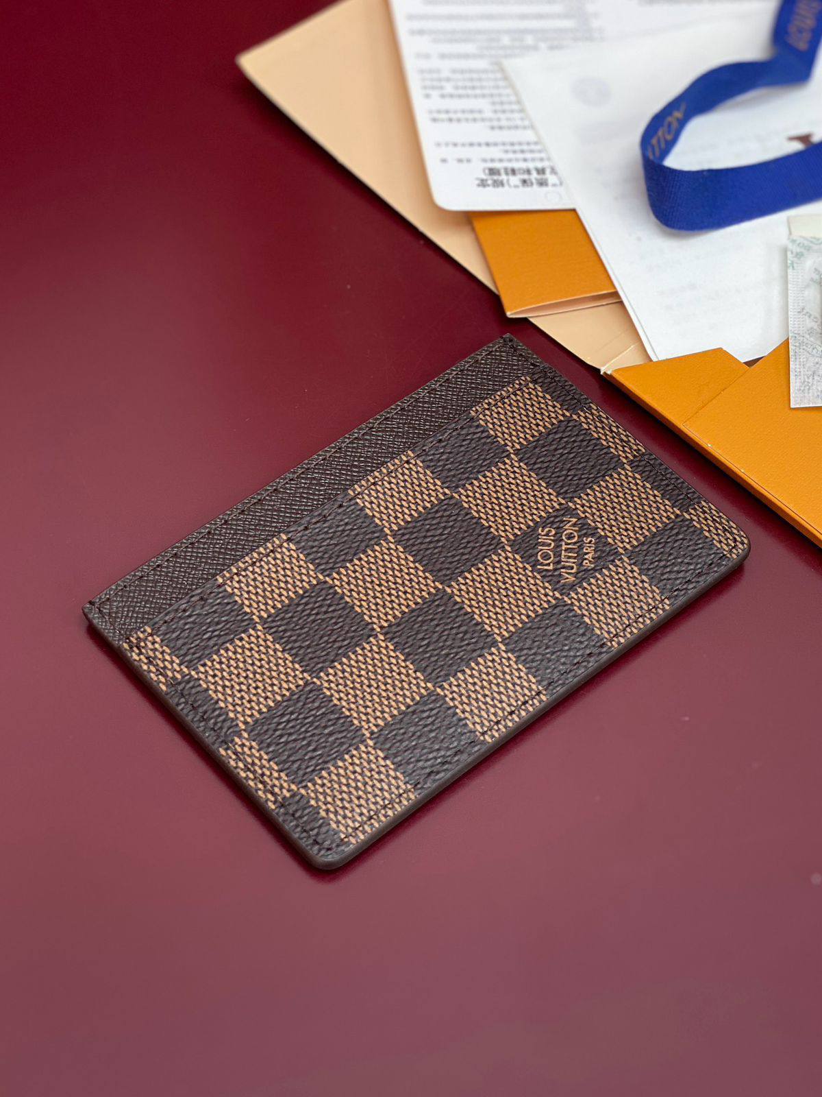 💞  *Lv*💞
💞*card holder*💞
210 dhs🪙🌨️

Zain275
♥️♥️♥️