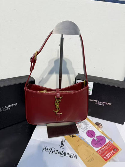 YSL

70 dhs💓

Zain232
♥️♥️♥️