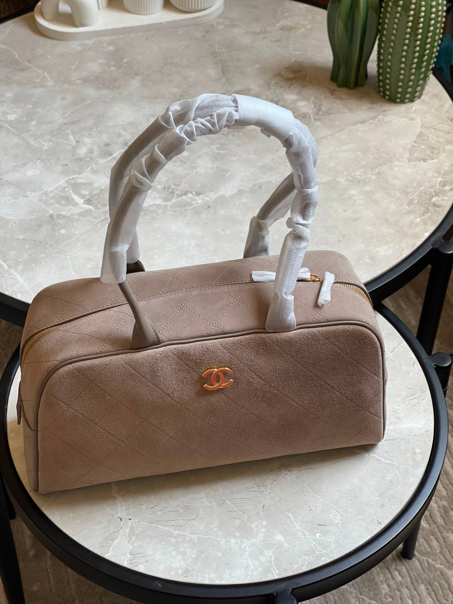 CHANEL
Available original box 📦 
With full packing 🎀🎀
Super high quality 💥💥
For Price 👇 WhatsApp✅
0568585901 
0507557372
0552275751 Owner Zain 👌

Zain283
♥️♥️♥️