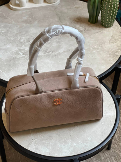 CHANEL
Available original box 📦 
With full packing 🎀🎀
Super high quality 💥💥
For Price 👇 WhatsApp✅
0568585901 
0507557372
0552275751 Owner Zain 👌

Zain283
♥️♥️♥️