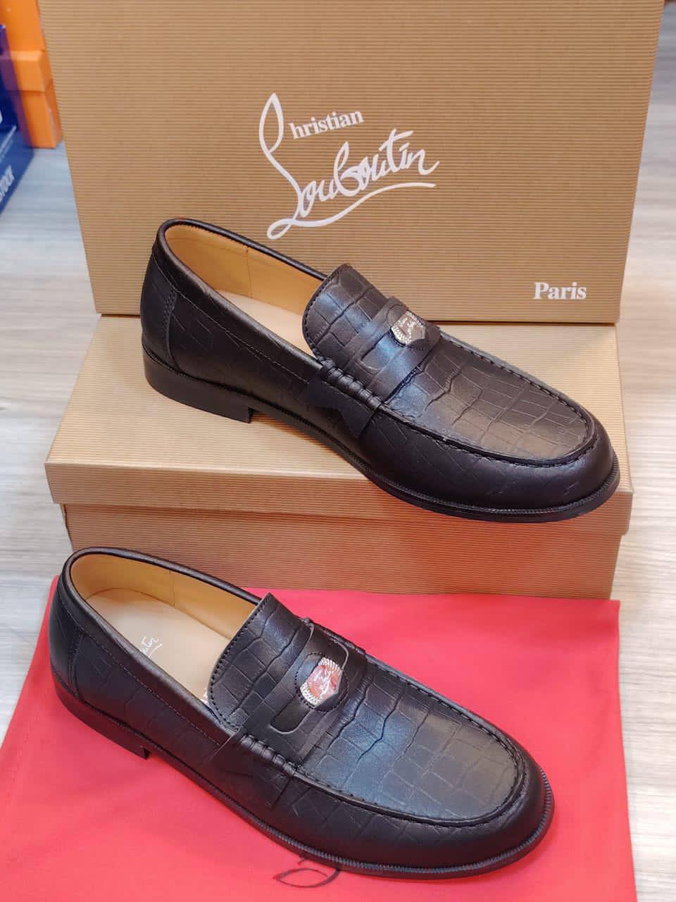 Dior   Prada   Hermes  

CHRISTIAN LOUBOUTINHigh 
 Quality, New Arrived 
Size 40To 45
180 dhs🪙🌺

Zain120
♥️♥️♥️