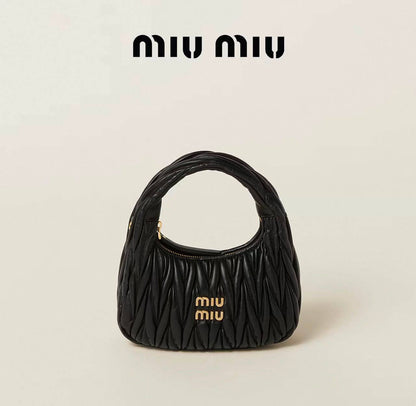 Miu Miu
95 dhs✅
Good-quality with box

Zain35
♥️♥️♥️
