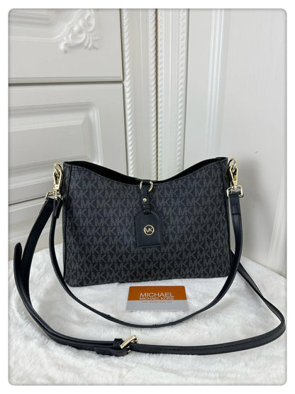 MK
With box 🎁🎁🎁
110 dhs✅

Zain136
♥️♥️♥️