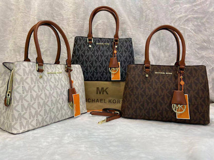 MK 
90 dhs✅
size 32×14×22cm

Zain42
♥️♥️♥️