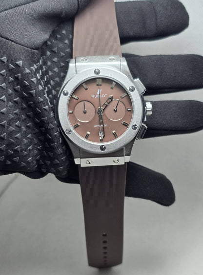 Hublot men
*Chronograph working*
90 dhs🗽

Zain29
♥️♥️♥️