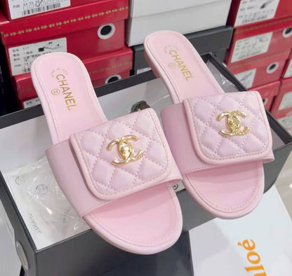 NEW CAME
CHANEL SLIPPER
GOOD QUALITY
100 dhs✅
Size 36 TO 41

Zain40
♥️♥️♥️