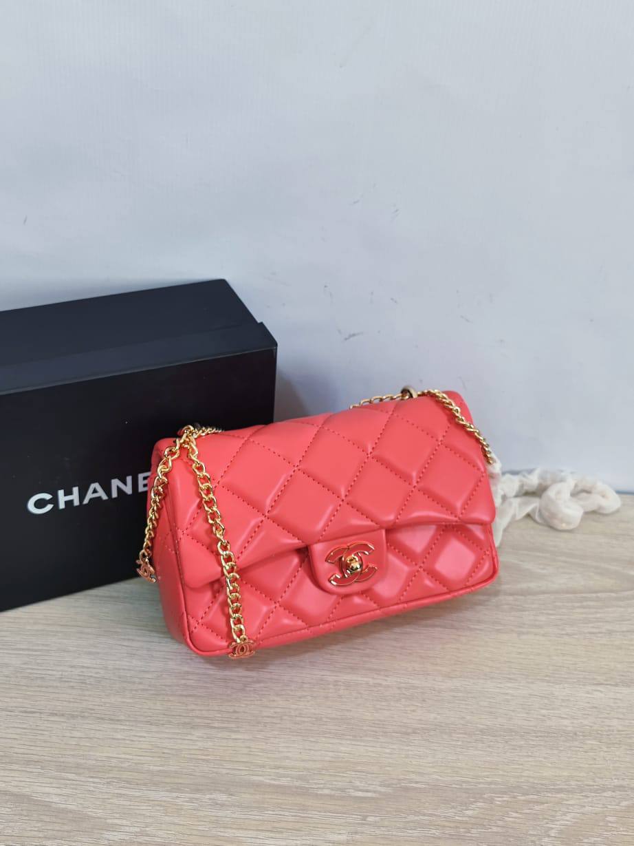 Bags
95 dhs🇦🇪🇦🇪
high quality With box23cm

Zain26
♥️♥️♥️