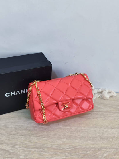 Bags
95 dhs🇦🇪🇦🇪
high quality With box23cm

Zain26
♥️♥️♥️