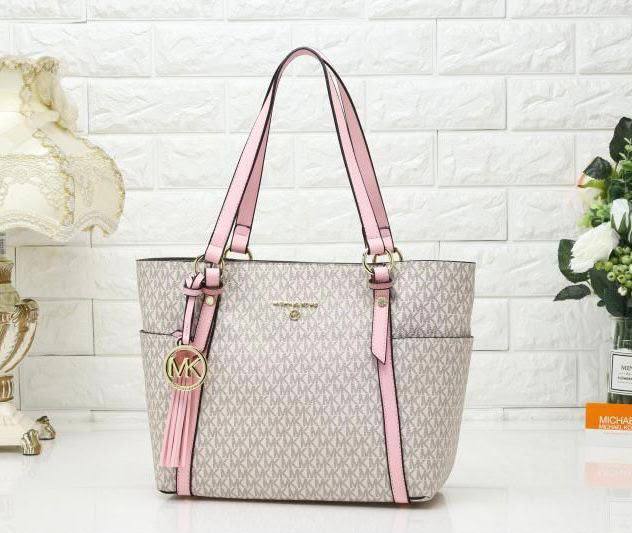 MK  
GOOD QUALITY 
105 dhs🇦🇪🇦🇪

Zain295
♥️♥️♥️