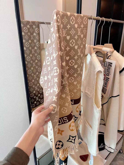Coming new stock
Winter scarf 
45 dhs🪙🌨️

Zain93
♥️♥️♥️