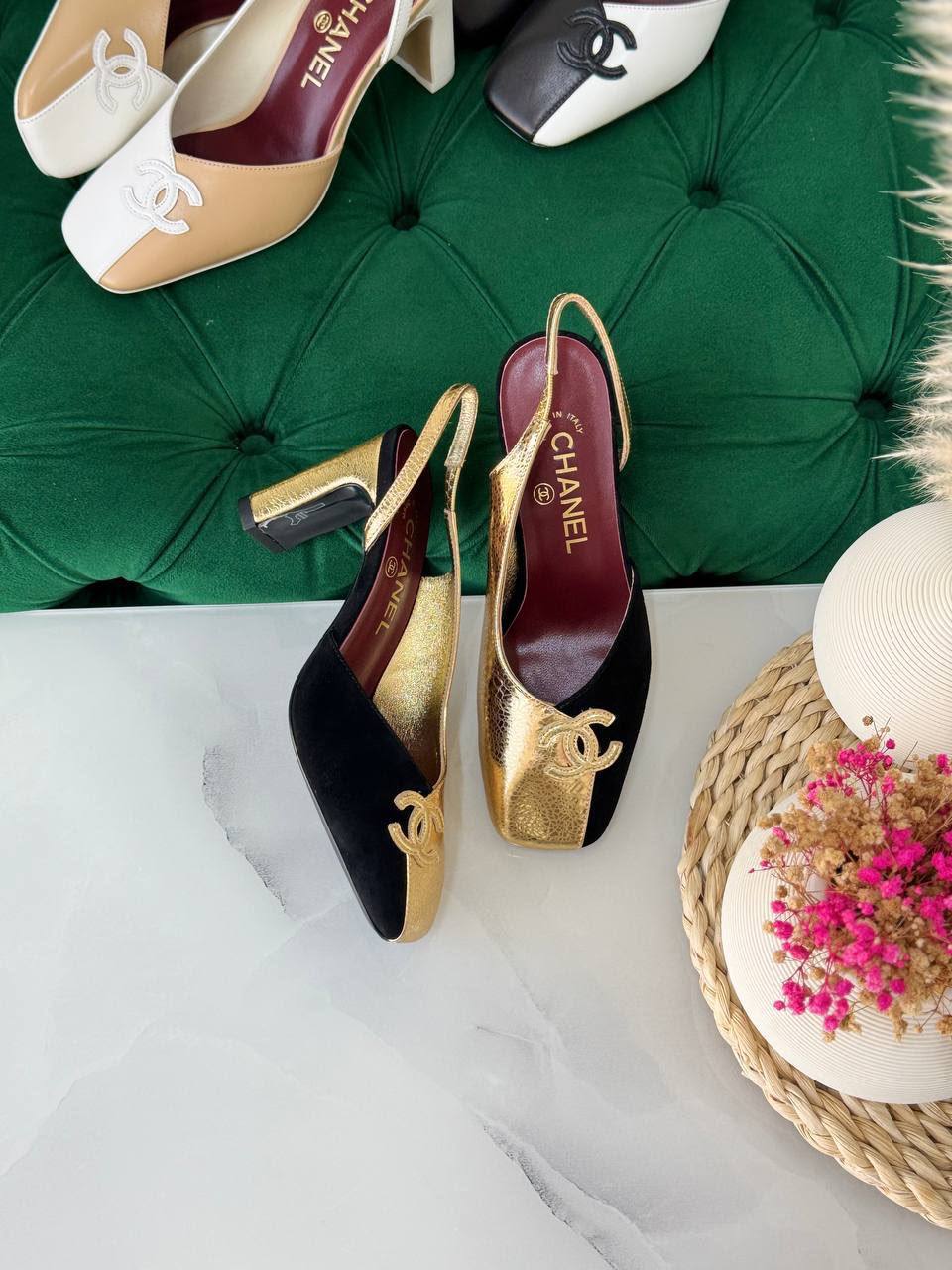Chanel
Vip quality
Size:36 to 41
450 dhs✅

Zain113
♥️♥️♥️