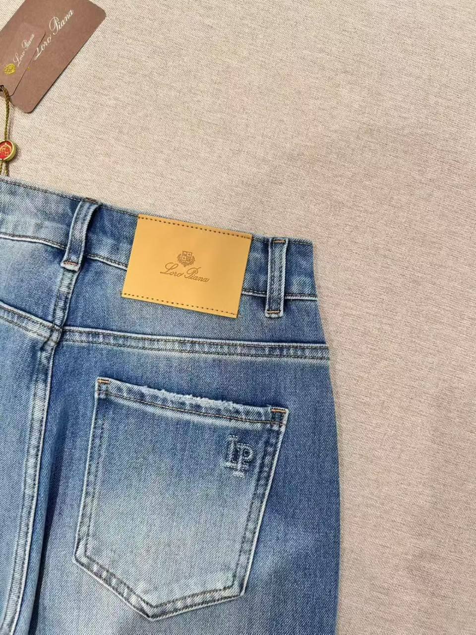 LORO PIANA
*Super Master quality*
*Sizes:S M L XL*

350 dhs🇦🇪🇦🇪

Zain308
♥️♥️♥️