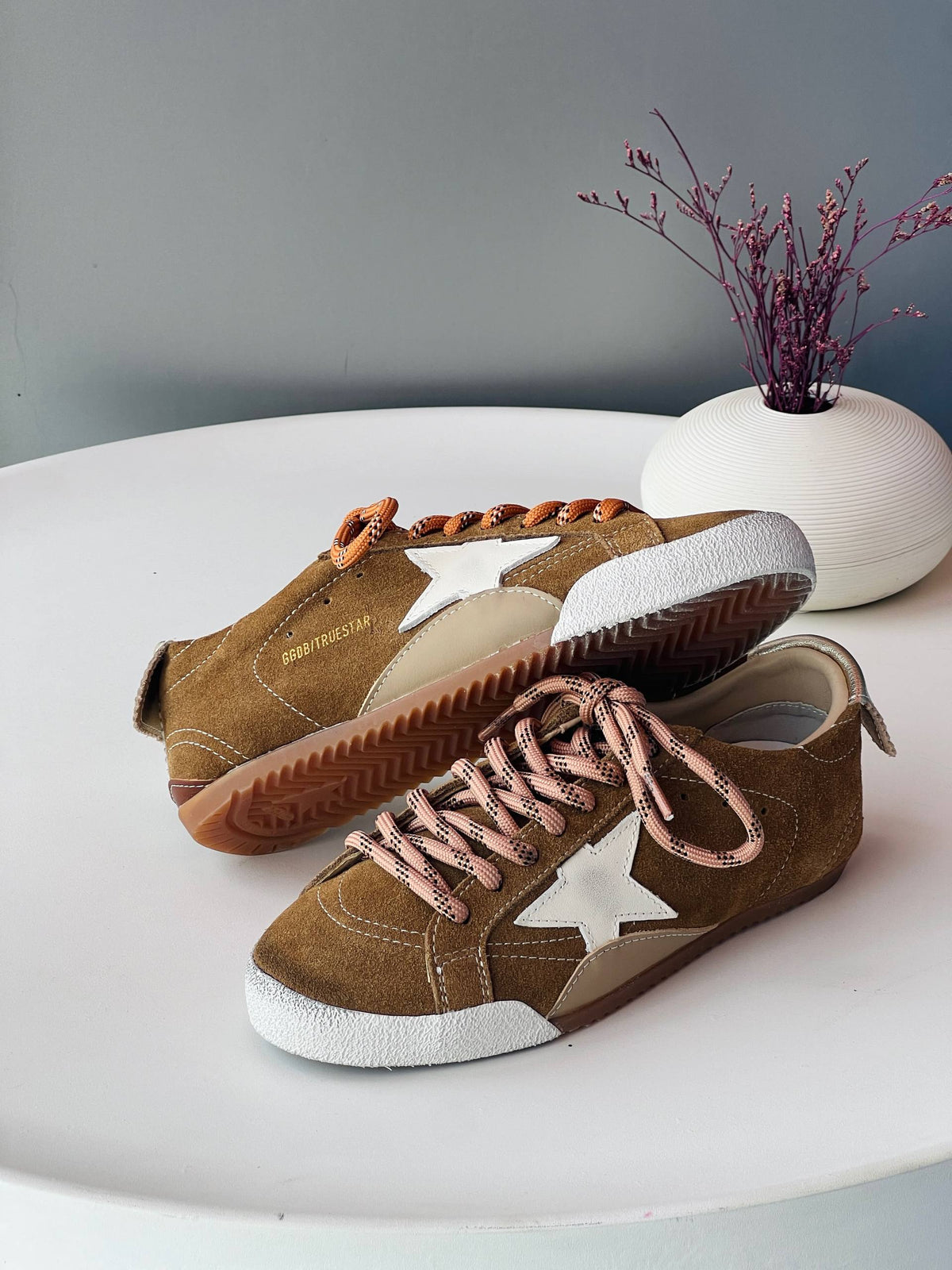 Golden goods 😍
Size 36-41
_Super master high quality_🪡
430 dhs✅

Zain176
♥️♥️♥️