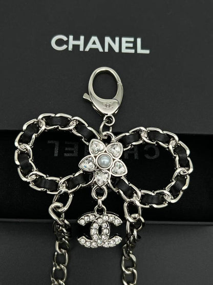 Key Chain 
Master quality 💯
With normal boxes 🗃️ 
50 dhs💓
With master box 📦 
65 dhs💓

Zain216
♥️♥️♥️