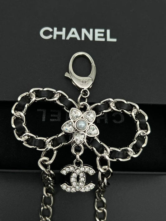 Key Chain 
Master quality 💯
With normal boxes 🗃️ 
50 dhs💓
With master box 📦 
65 dhs💓

Zain216
♥️♥️♥️