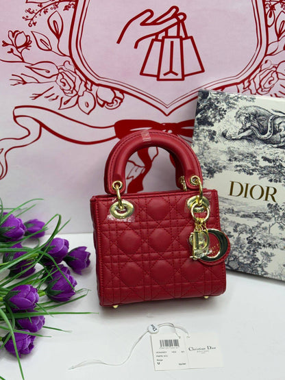 Dior

110 dhs❣️

with box
🎁🎁🎁

Zain177
♥️♥️♥️