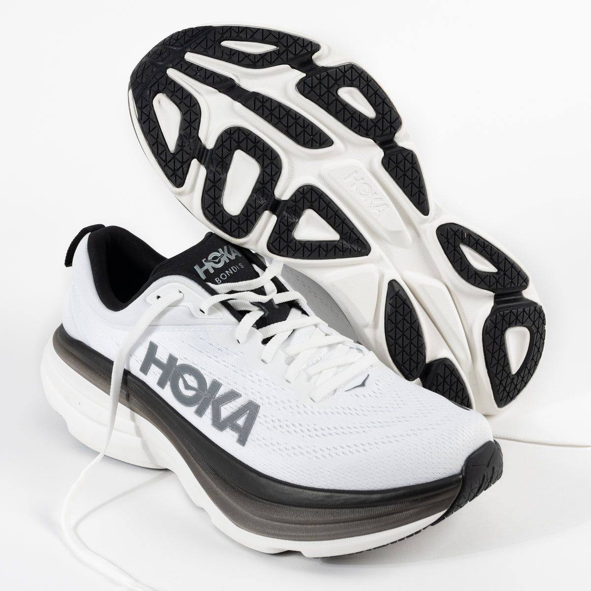 Hoka One One Bondi 8 ‘White/Black’🤍🖤
36-45 AVAILABLE 
210 dhs✅

Zain242
♥️♥️♥️