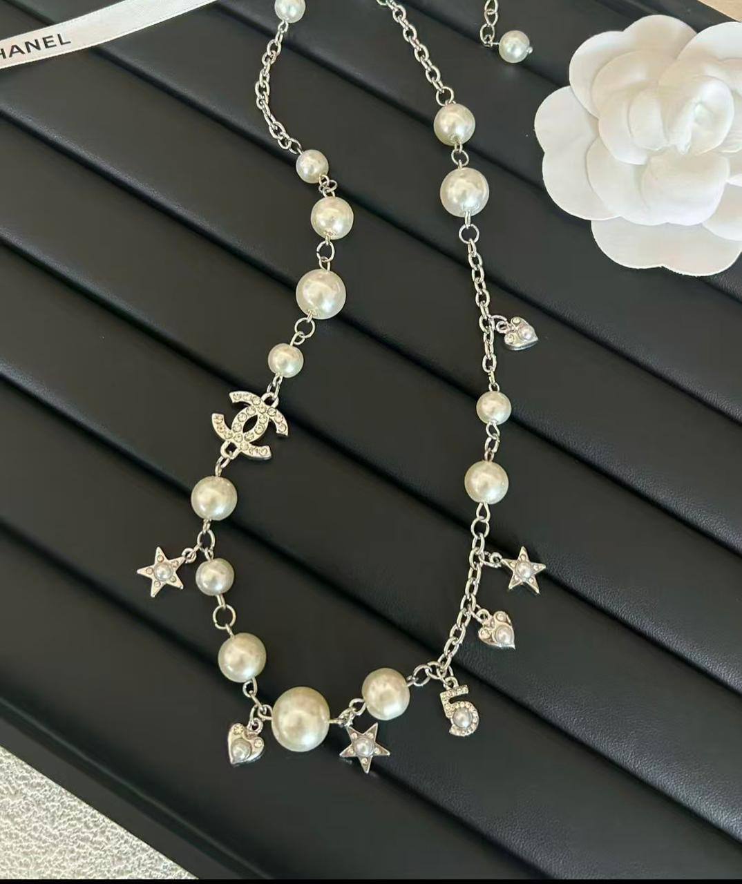 Necklace❤️‍🔥*
good quality 💯
With normal boxes 📦 
And paper bag 🛍️
35 dhs❣️

Zain216
♥️♥️♥️