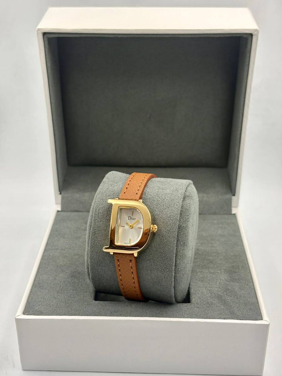 Dior ladies 
55 dhs🇦🇪🇦🇪

Zain08
♥️♥️♥️
