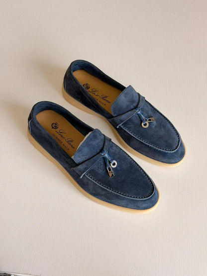 Loro Piana 
Summer Charms Walk❣️❤️
Super Master Quality
Size 36 to 41
450 dhs💓

Zain71
♥️♥️♥️
