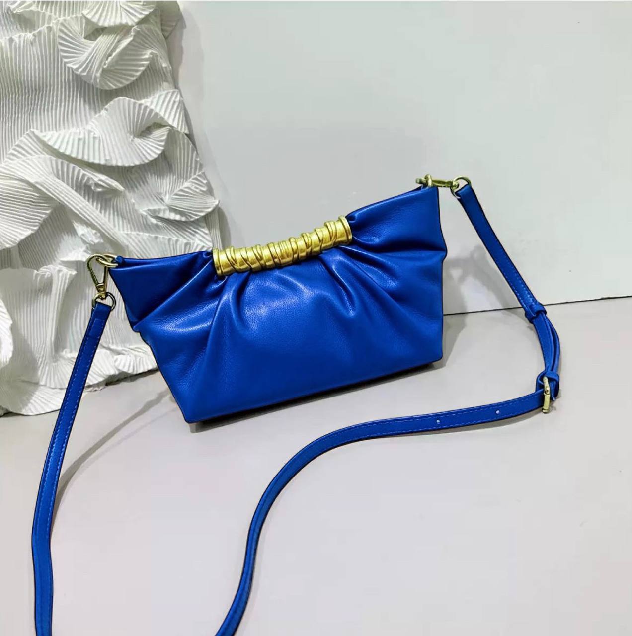 BOTTEGA 

GOOD QUALITY 

WITH BOX 
🎁🎁🎁

90 dhs✅

Zain39
♥️♥️♥️