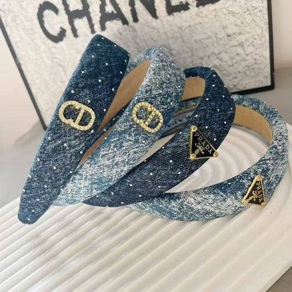 Headband 🔥*
good quality 💯
With paper bag 🛍️
20 dhs🪙🌨️
With master box 🗃️ 
35 shs🪙🌨️

Zain216
♥️♥️♥️