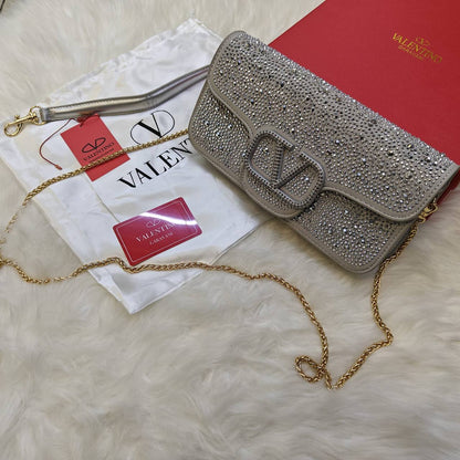 Valentino 
115 dhs✅ 

Withbox
🎁🎁🎁

Zain235
♥️♥️♥️