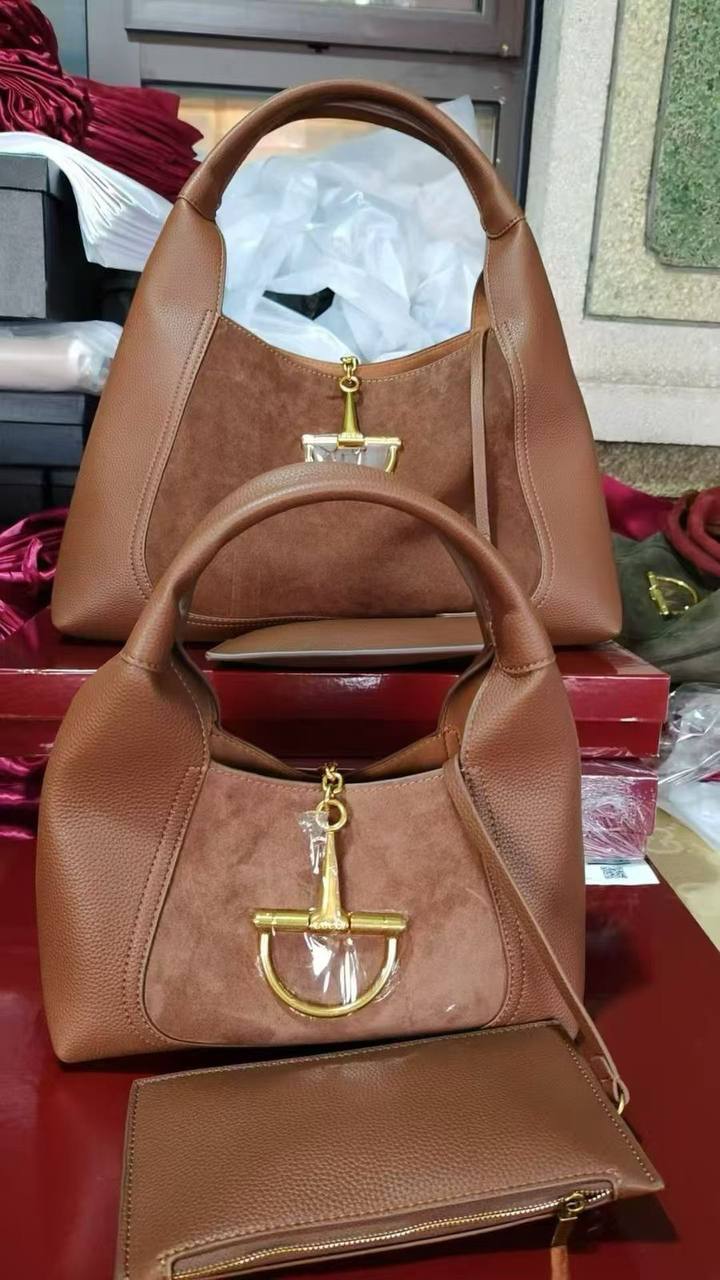 Gucci Master

#40cm
300 dhs🪙💕
#26cm
310 dhs🪙💕

Zain228
♥️♥️♥️
