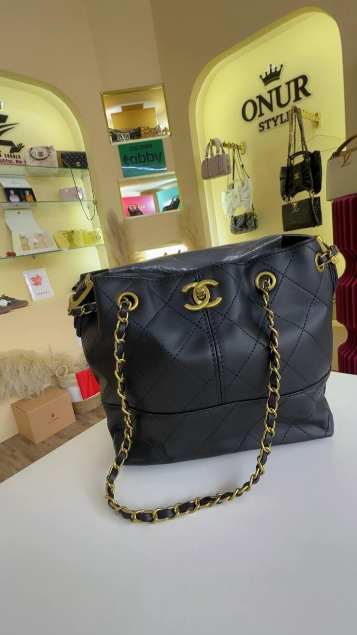 Chanel

95 dhs

Zain31
♥️♥️♥️

Zc