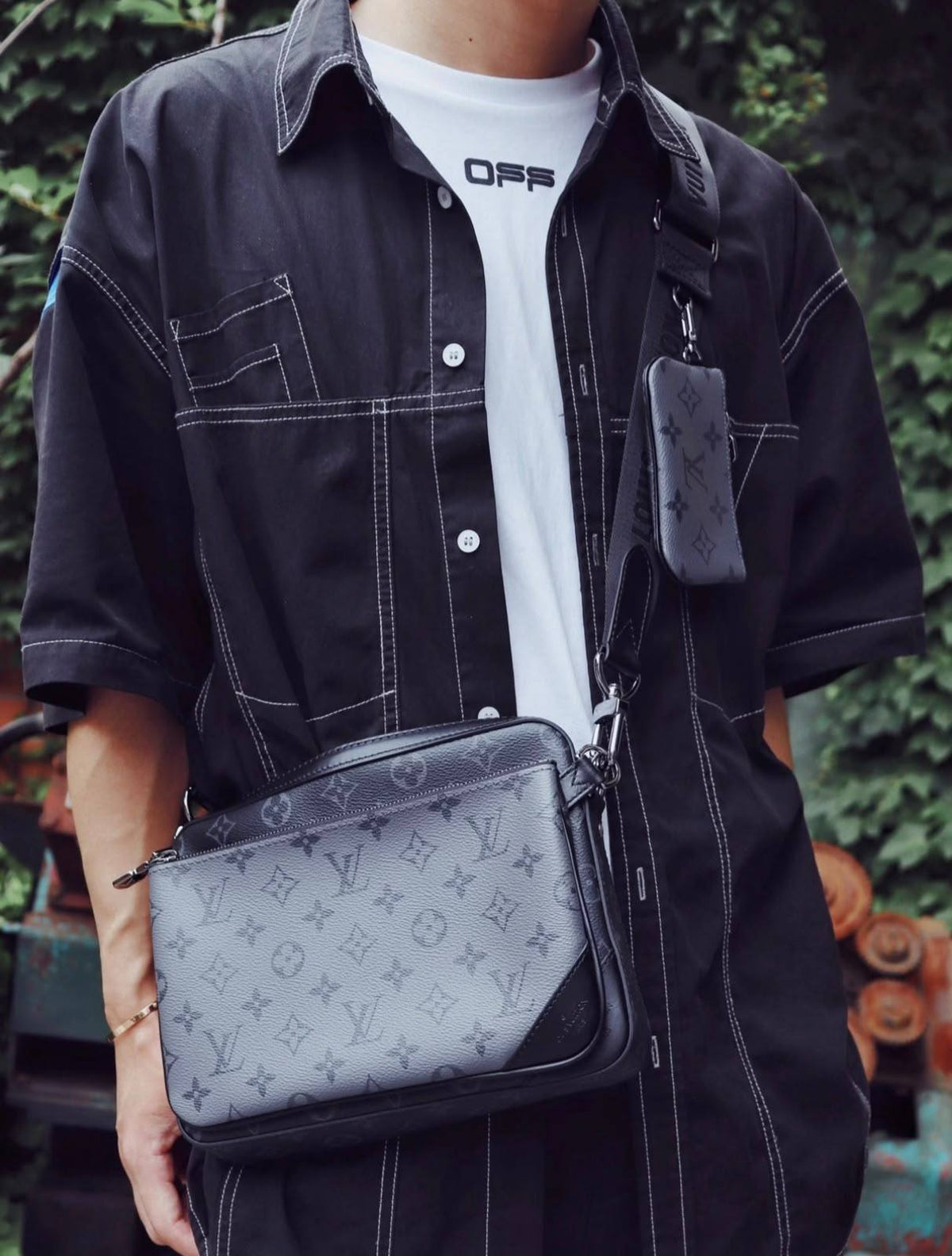 Lv

COPY ONE
 FOR MEN SLING BAG

215 dhs🇦🇪🇦🇪

Zain295
♥️♥️♥️