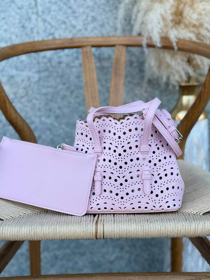 ALAIA
17cm 300 dhs🇦🇪🇦🇪
20cm 310 dhs🇦🇪🇦🇪
Top quality 
With box🎁

Zain167
♥️♥️♥️